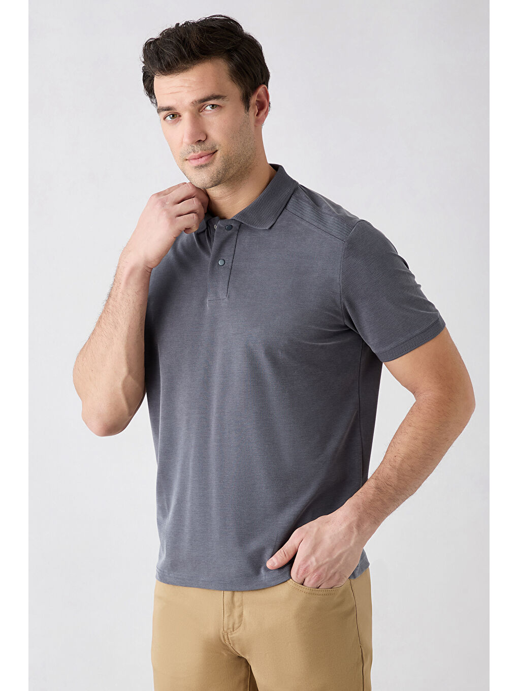 Antrasit Regular Fit Çıtçıtlı Polo Yaka Ribana Detaylı Lyocell Karışımlı Örme Tişört-1