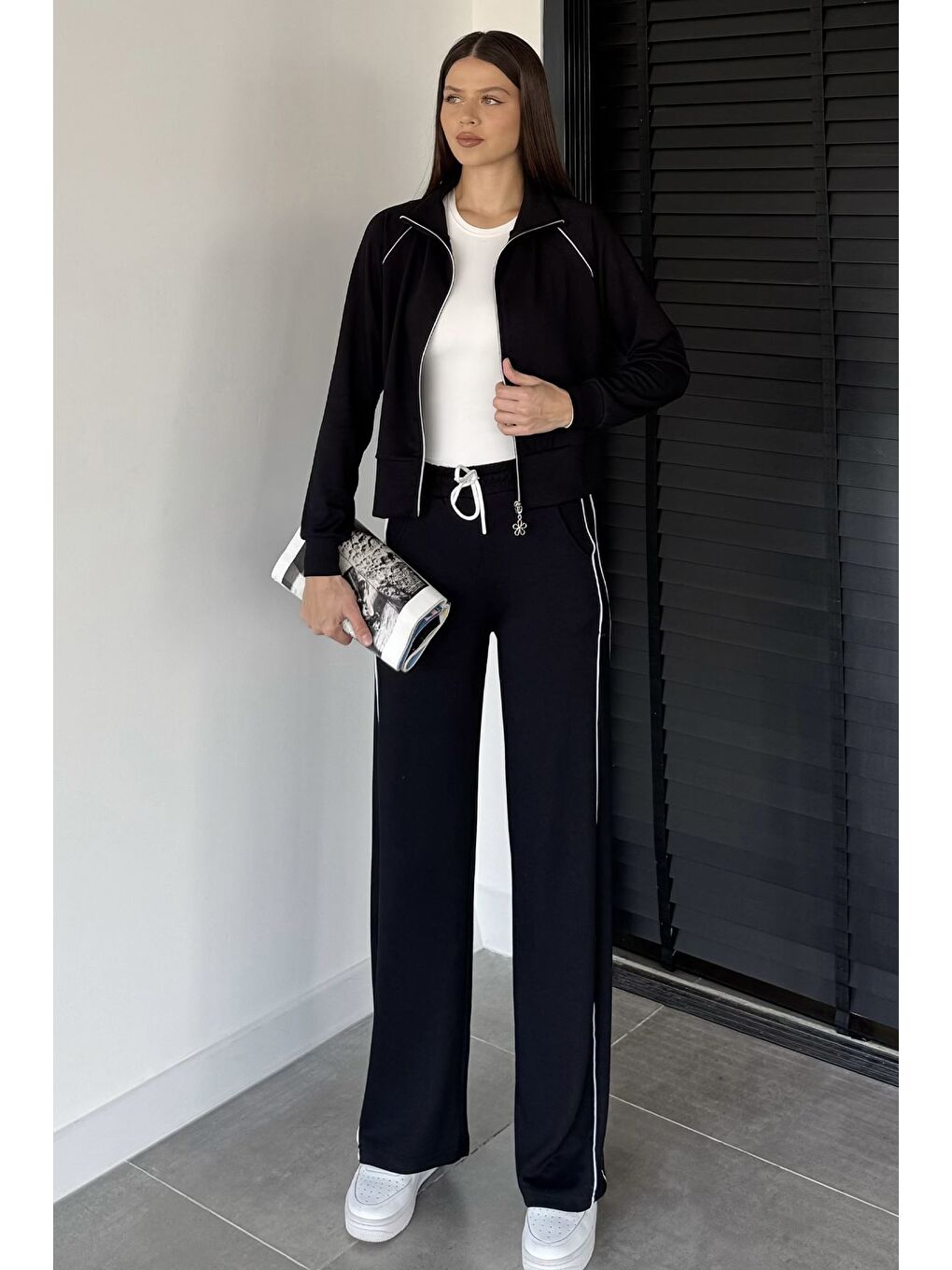 Siyah Kadın Şerit Detaylı Fermuarlı Eşofman Takımı-1