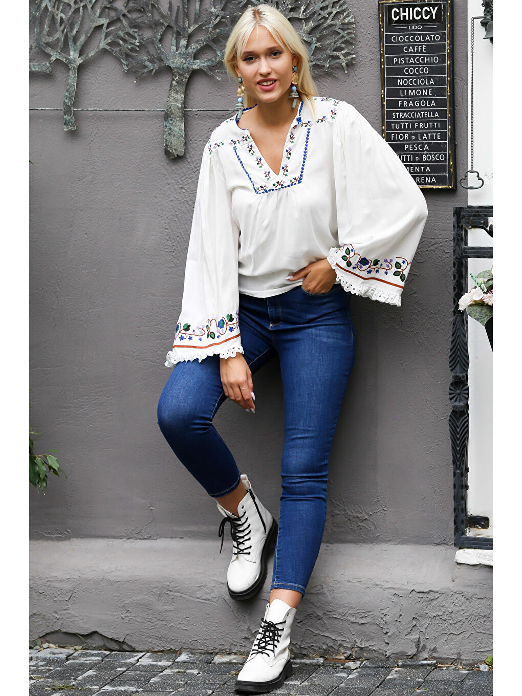 Kadın Beyaz Yuvarlak Yaka İspanyol Kol Sargı Nakışlı Regular Fitted Casual Pamuk Dokuma-2