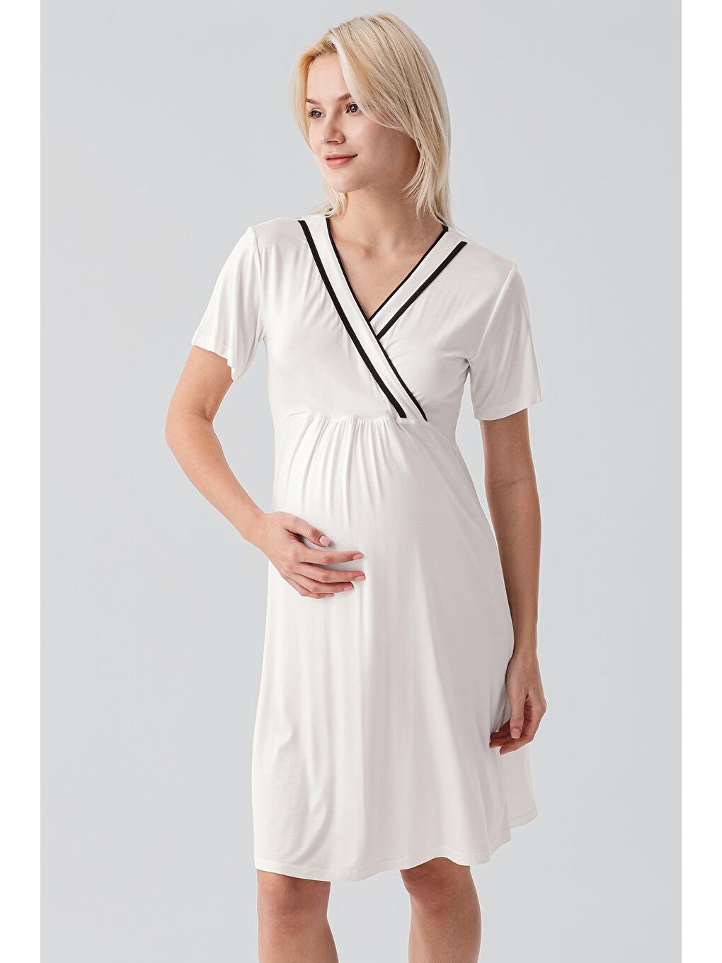 Ekru Kısa Kollu Emzirme Bölmeli Esnek Viskoz Hamile Sabahlık Gecelik Takım 19417-5