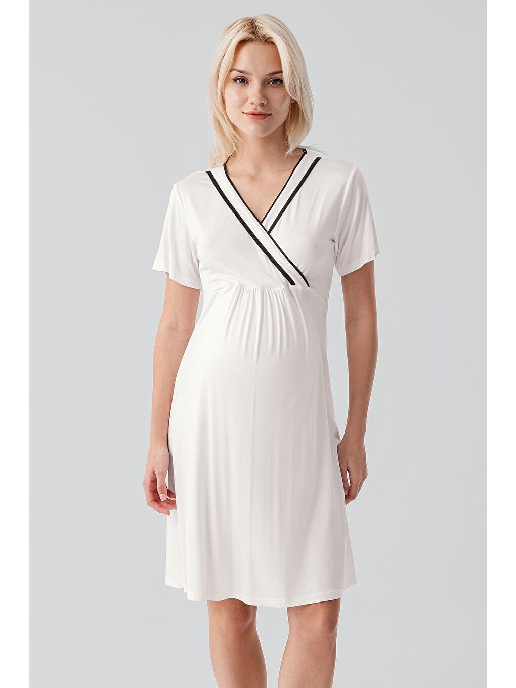 Ekru Kısa Kollu Emzirme Bölmeli Esnek Viskoz Hamile Sabahlık Gecelik Takım 19417-6