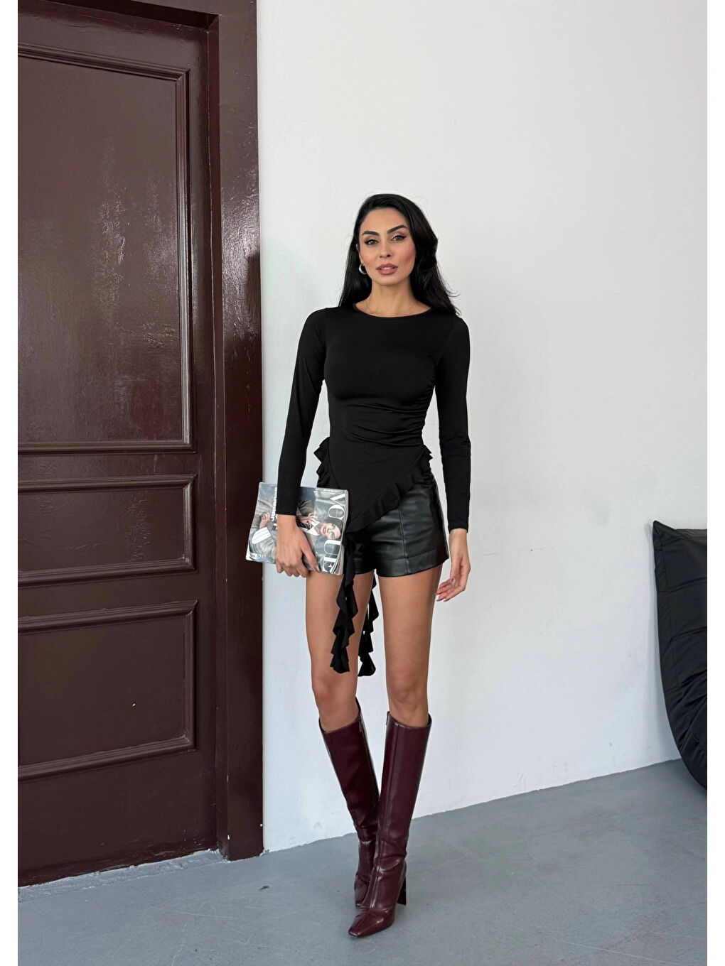 Kadın Siyah Fırfır Detaylı Uzun Kol Asimetrik Bluz HZL25W-FRY123621-3