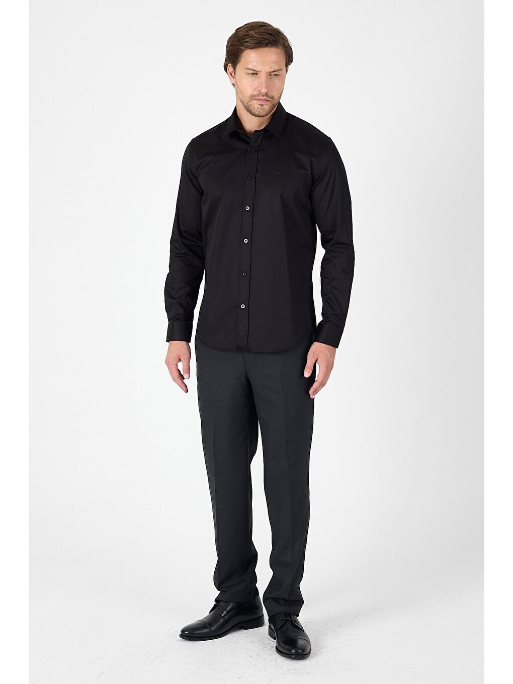 Siyah Sert Yaka Düz Classic %100 Pamuk Slim Fit Gömlek 1004250324-1