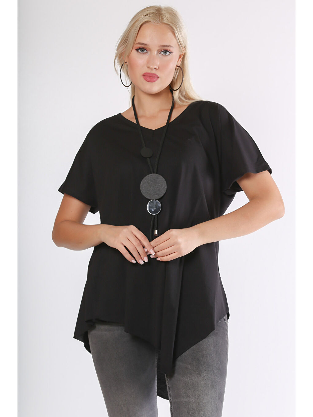 Siyah V Yaka Kısa Kol Asimetrik Örme Bluz