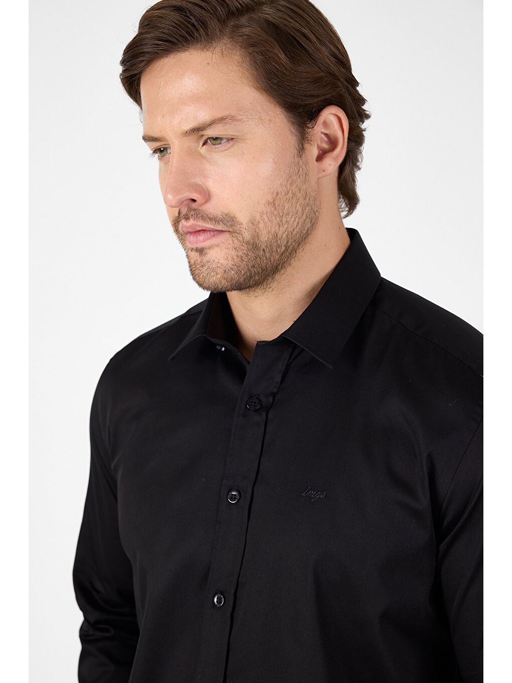 Siyah Sert Yaka Düz Classic %100 Pamuk Slim Fit Gömlek 1004250324-3