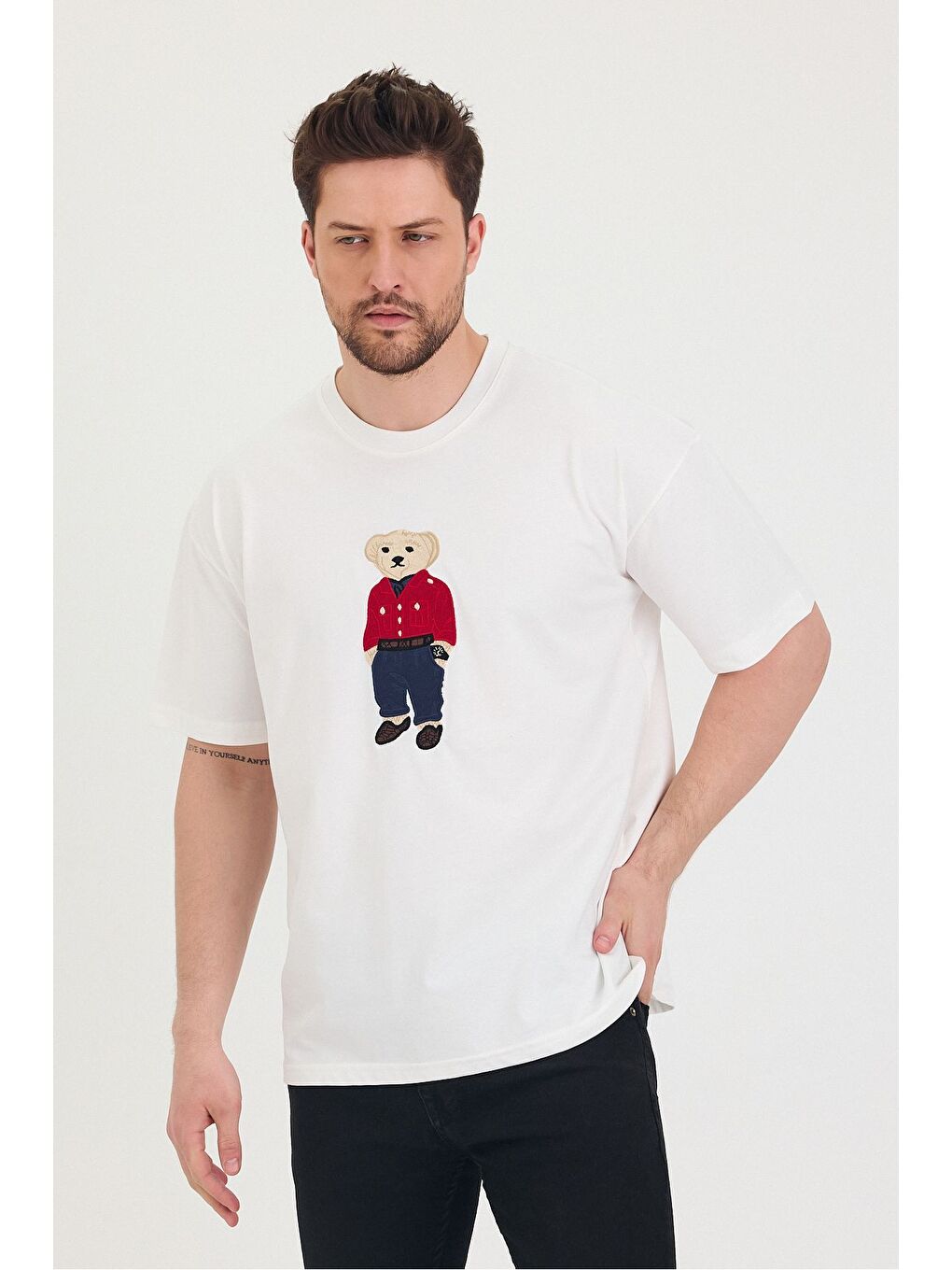 Beyaz Bisiklet Yaka Oversize Ayıcık Baskılı Salaş Unisex Tişört-3