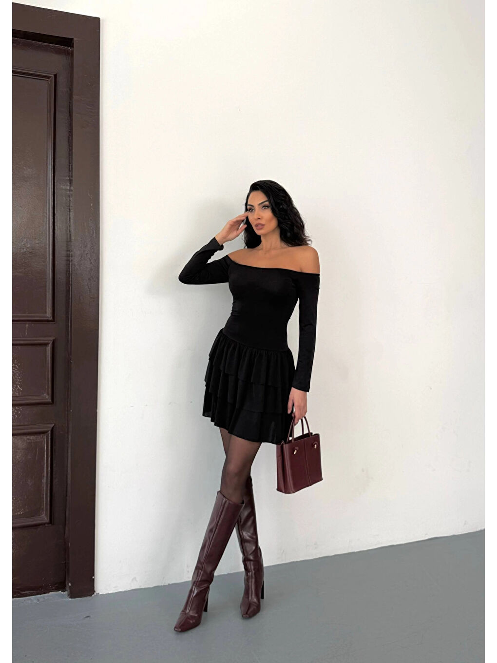 Kadın Siyah Straplez Yaka Kat Kat Etek Detaylı Mini Elbise HZL25W-FRY123581-2