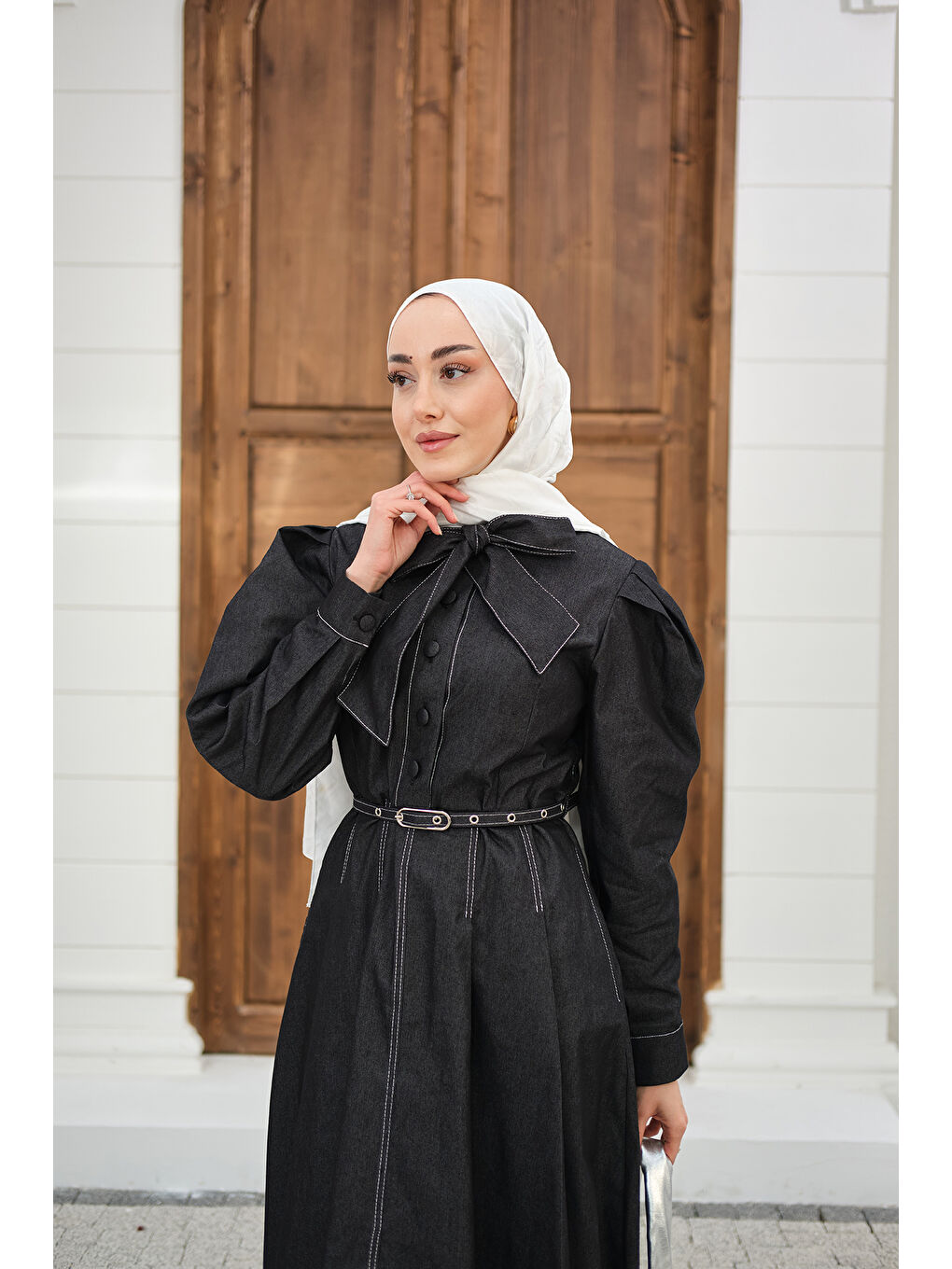 Kadın Yarım Düğmeli Yaka Bağlamalı Kemerli Balon Kol Elbise Siyah-1