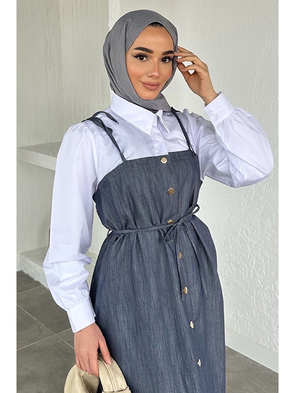 Lacivert Gülseli Boydan Düğmeli Bağlama Detaylı Garnili Tesettür Elbise-4