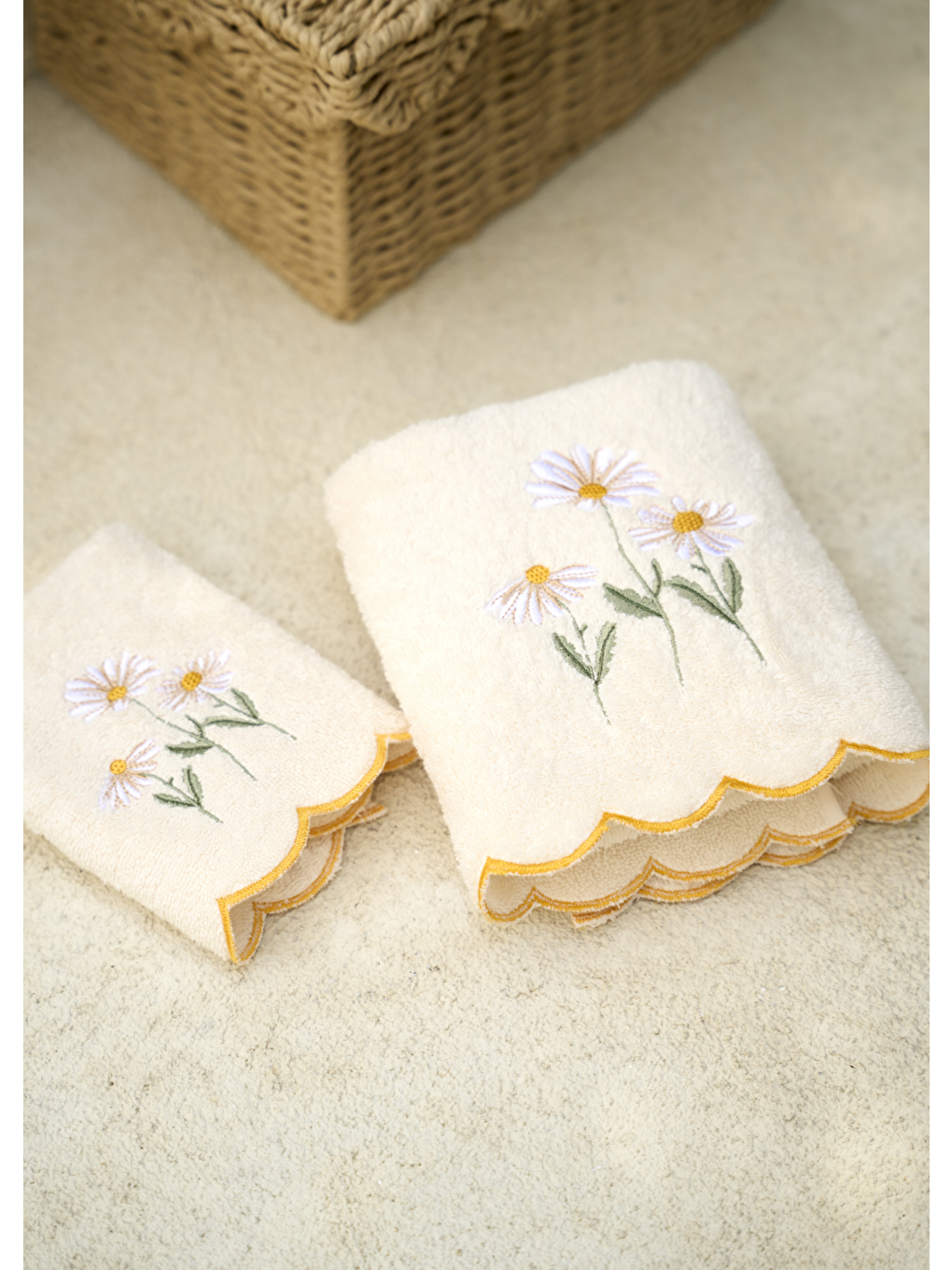 Daisy Scallop Kenar El Havlusu Bej (30x50 cm)-1