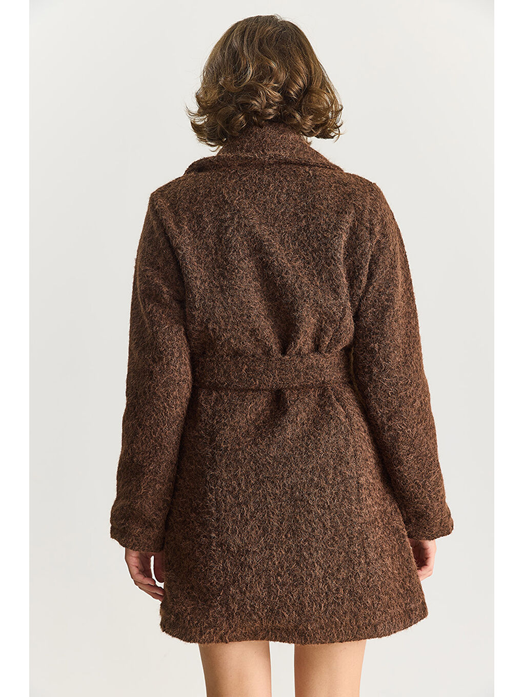 Kahverengi Kadın Kruvaze Yaka Astarlı Kuşak Bağlamalı Kırçıllı Kaşe Kaban-7