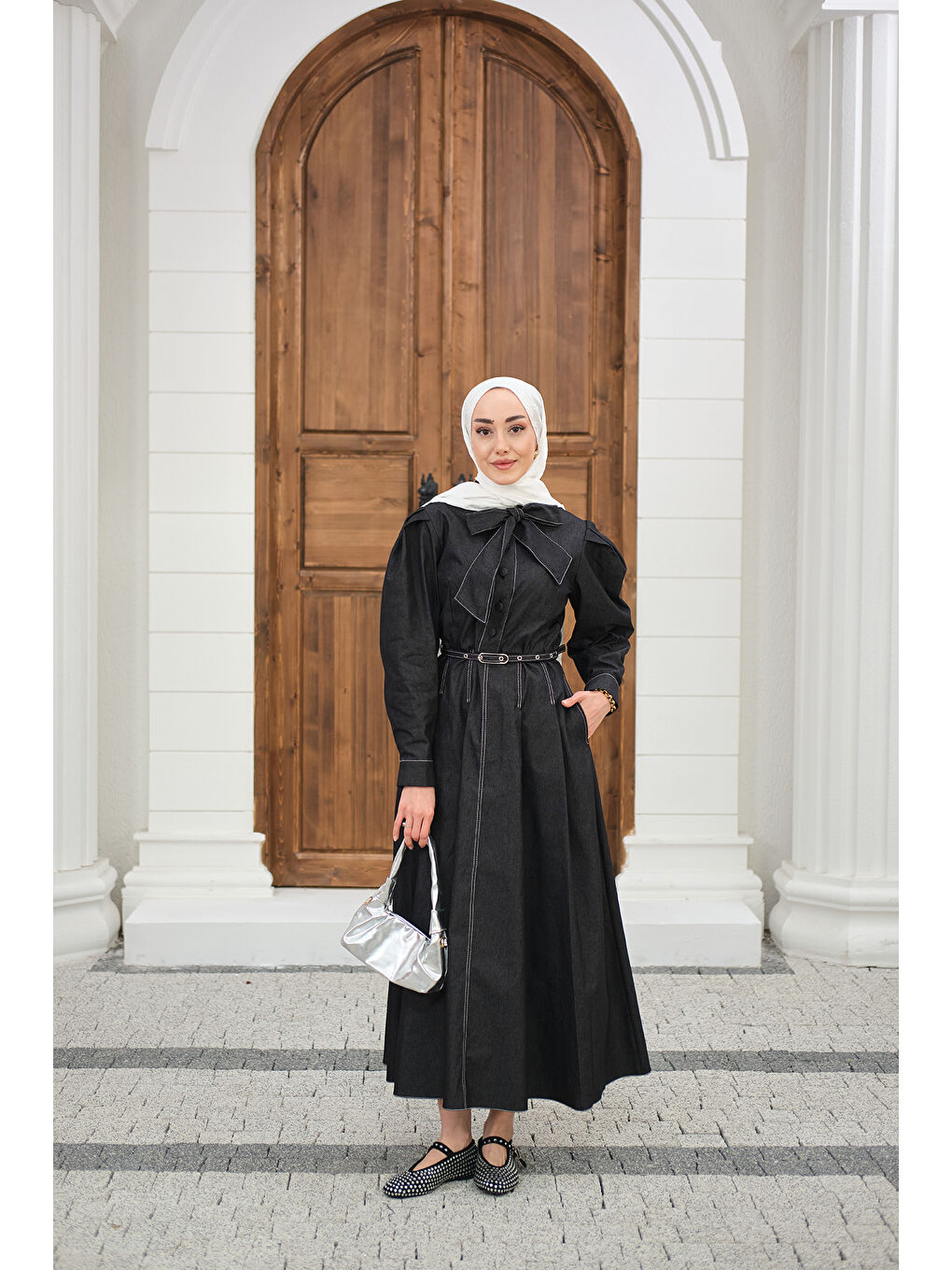 Kadın Yarım Düğmeli Yaka Bağlamalı Kemerli Balon Kol Elbise Siyah-3