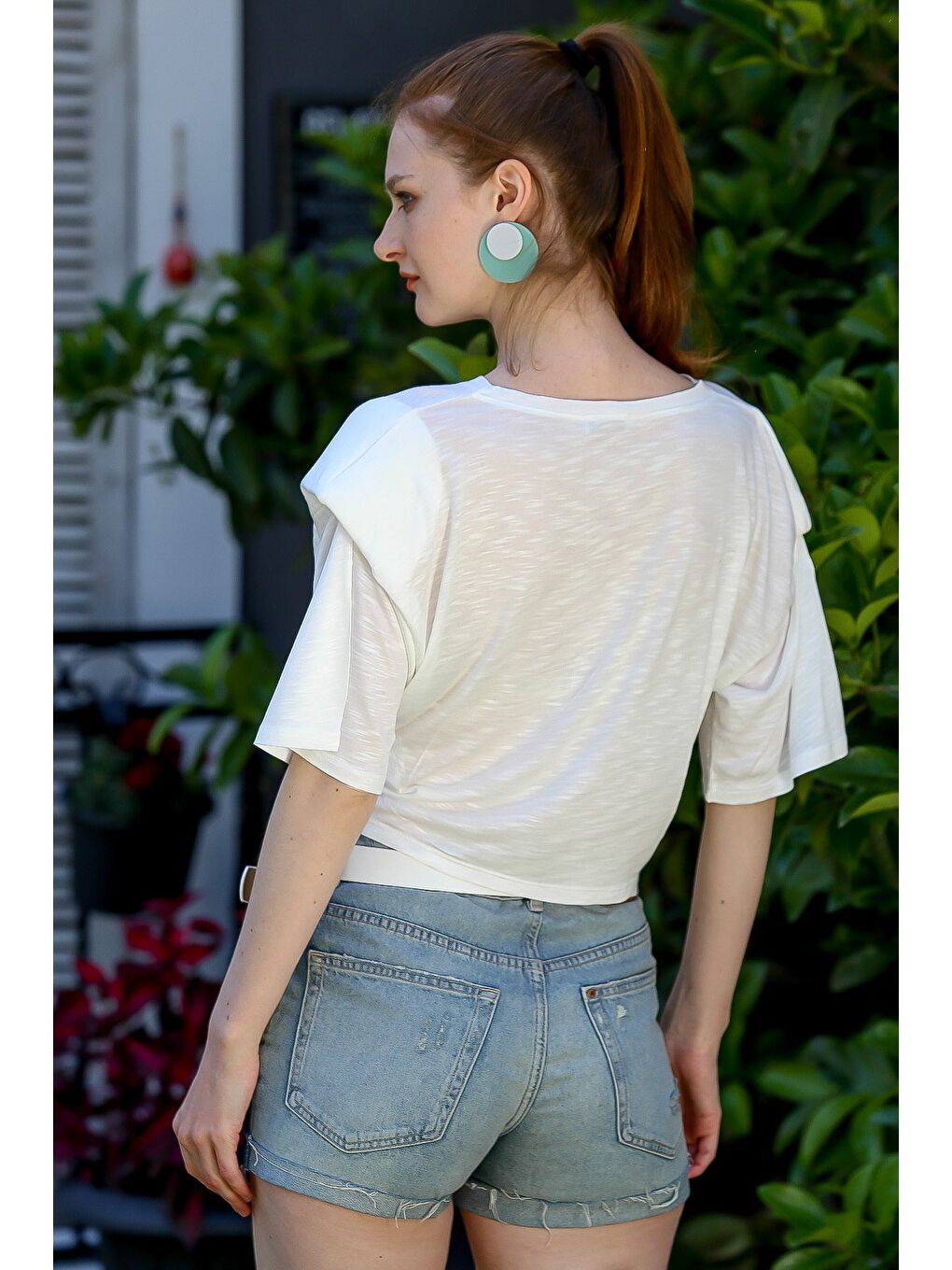 Ekru Sıfır yaka vatka detaylı beli bağlamalı crop bluz-4