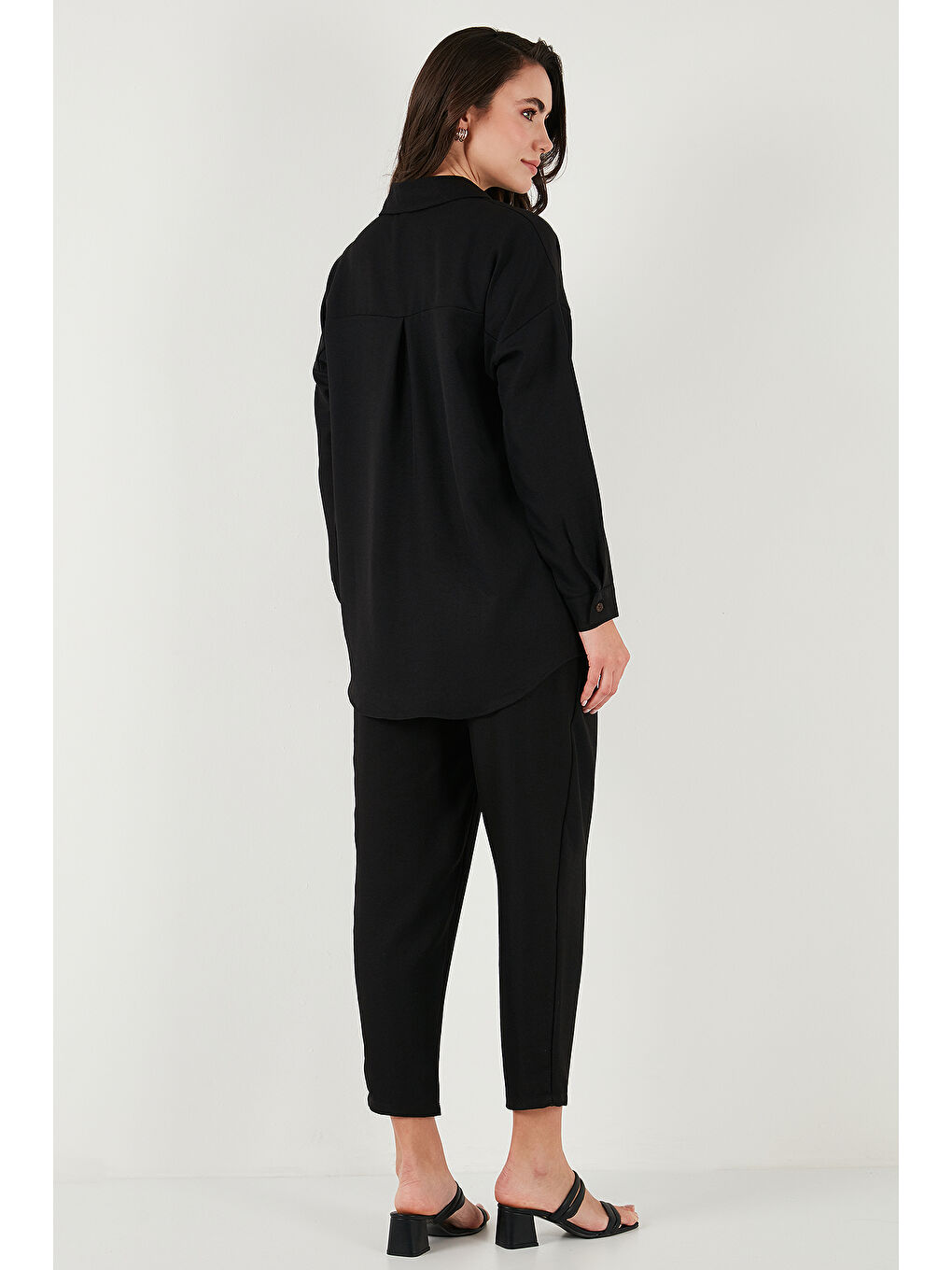 Siyah Keten Karışımlı Regular Fit Lastikli Bel Uzun Kollu Kadın Alt Üst Takım 6696622-6