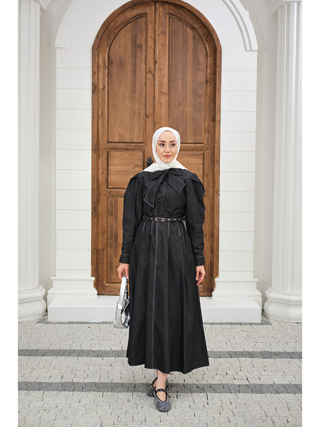 Kadın Yarım Düğmeli Yaka Bağlamalı Kemerli Balon Kol Elbise Siyah-4