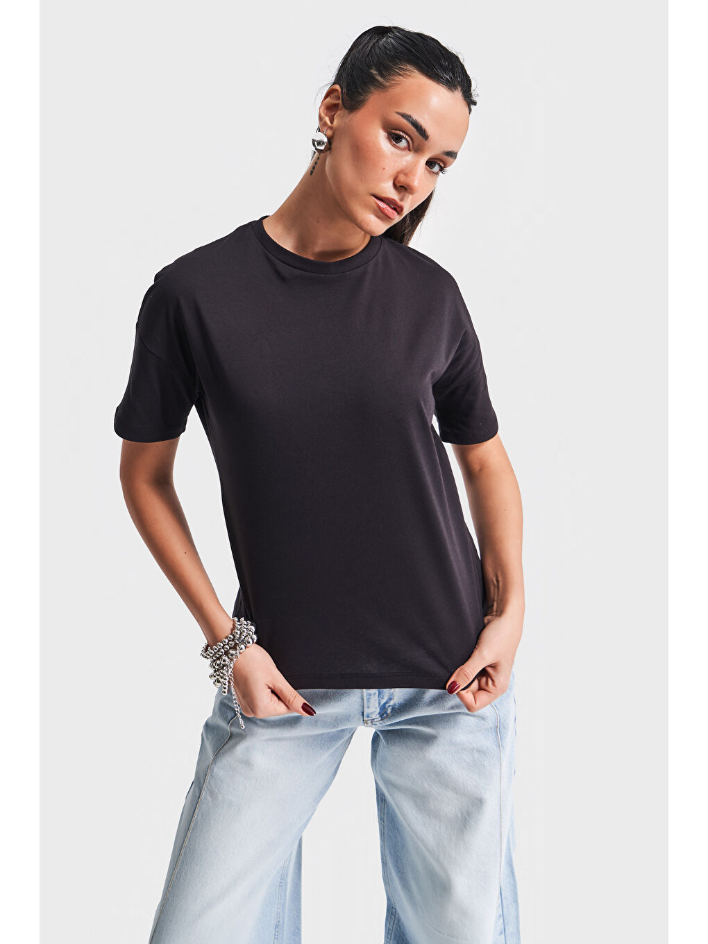 Kadın Siyah Renk S5 Bisiklet Yaka Basic T-Shirt-5