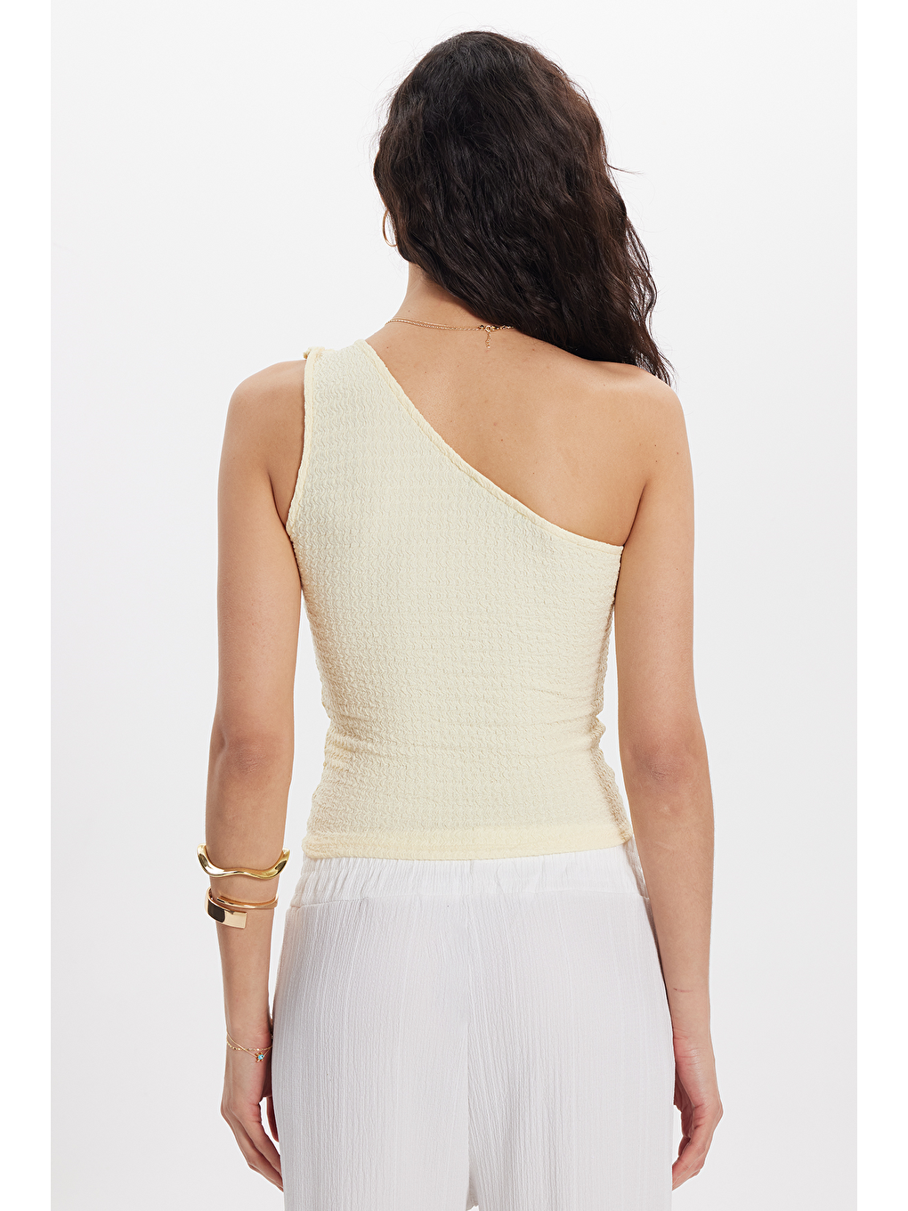 Kadın Slim Fit Dar Kesim Tek Omuz Tek Kol Doku Desenli Sarı Bluz-5