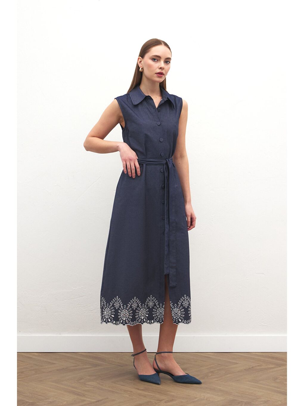 Nakış Detaylı Uzun Elbise - Lacivert-3