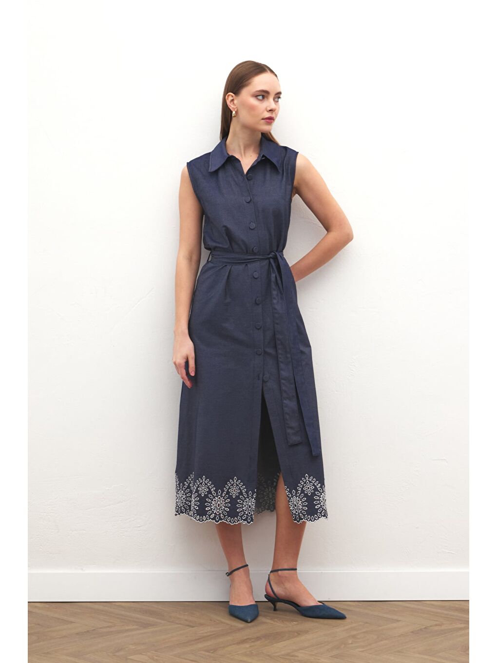 Nakış Detaylı Uzun Elbise - Lacivert-4