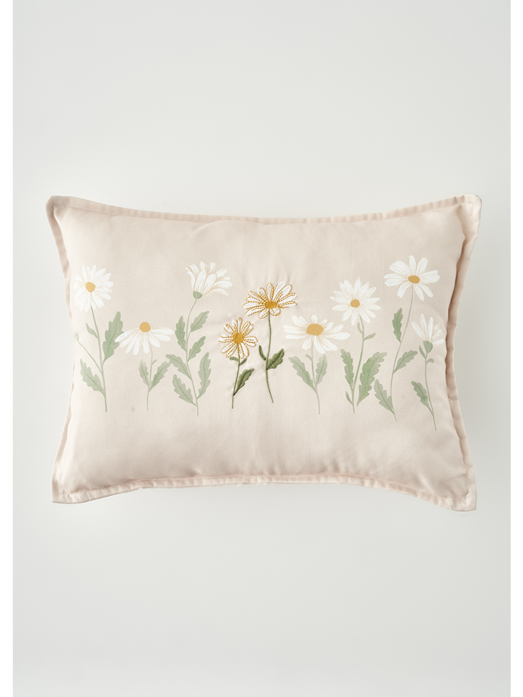 Daisy Volanlı Kenar Nakışlı Dekoratif Yastık Kılıfı Bej (35x50 Cm)