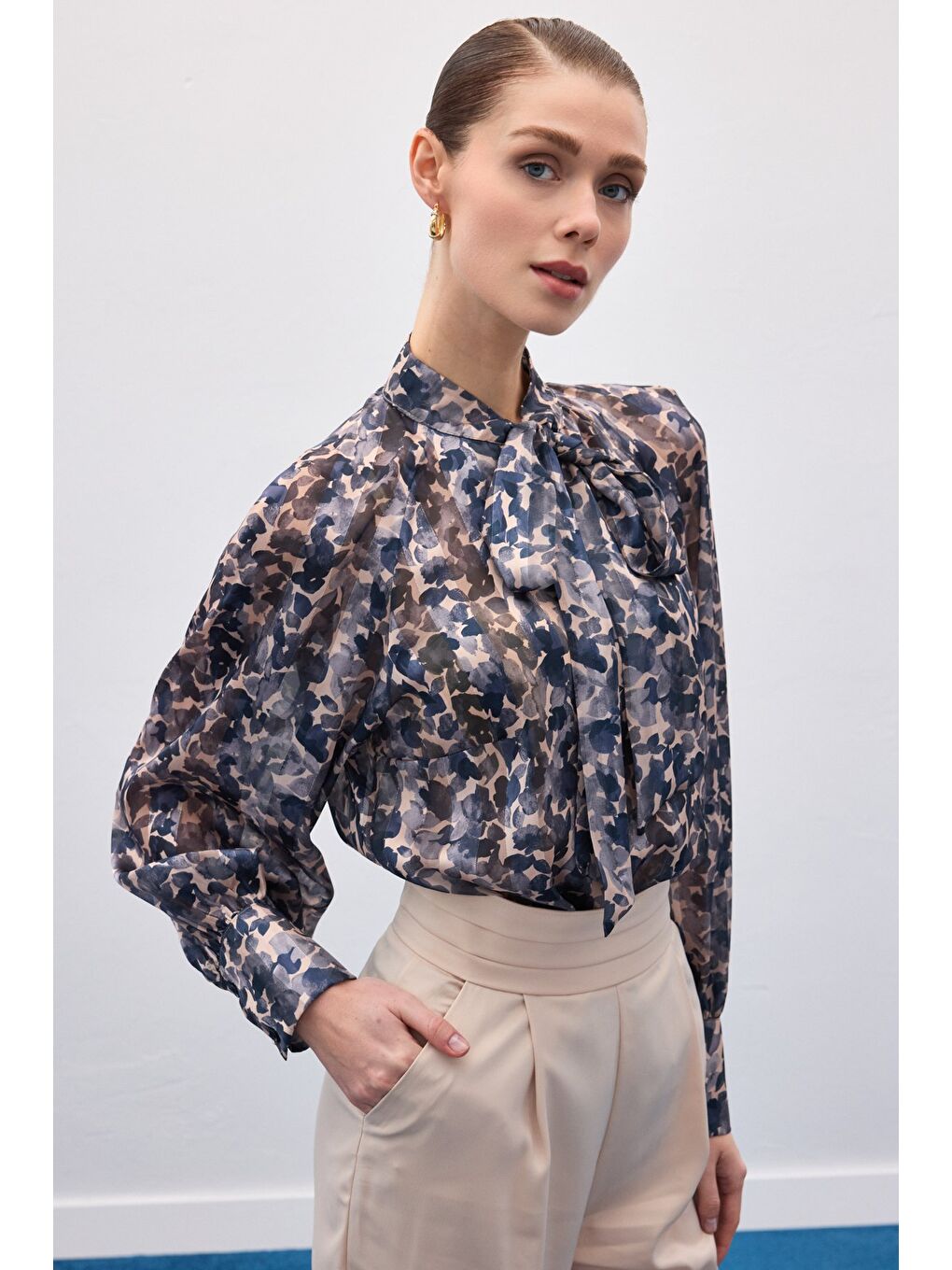 Fular Detaylı Bluz - Lacivert-4