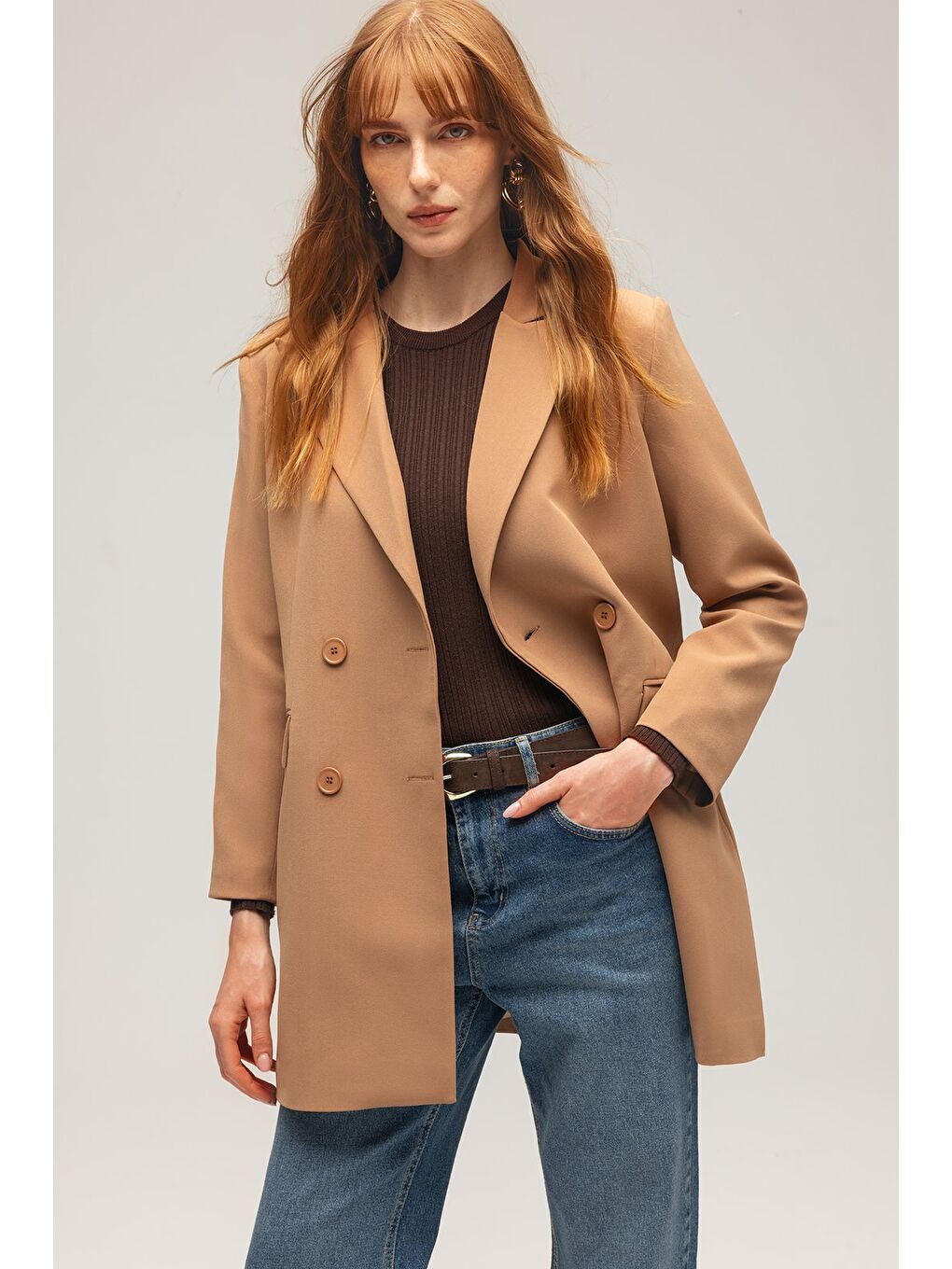 Kahverengi Camel Kadın Oversize Dokuma Uzun Busines Ceket - Kapak Detaylı