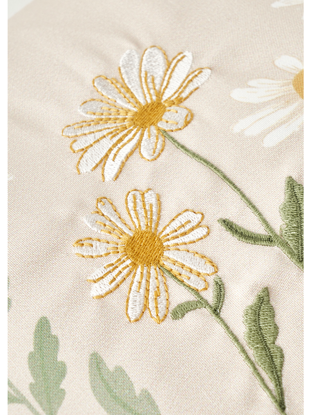 Daisy Volanlı Kenar Nakışlı Dekoratif Yastık Kılıfı Bej (35x50 Cm)-2