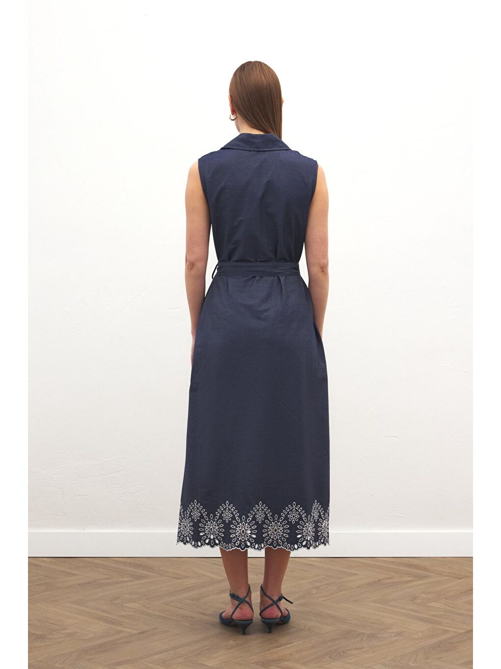 Nakış Detaylı Uzun Elbise - Lacivert-7