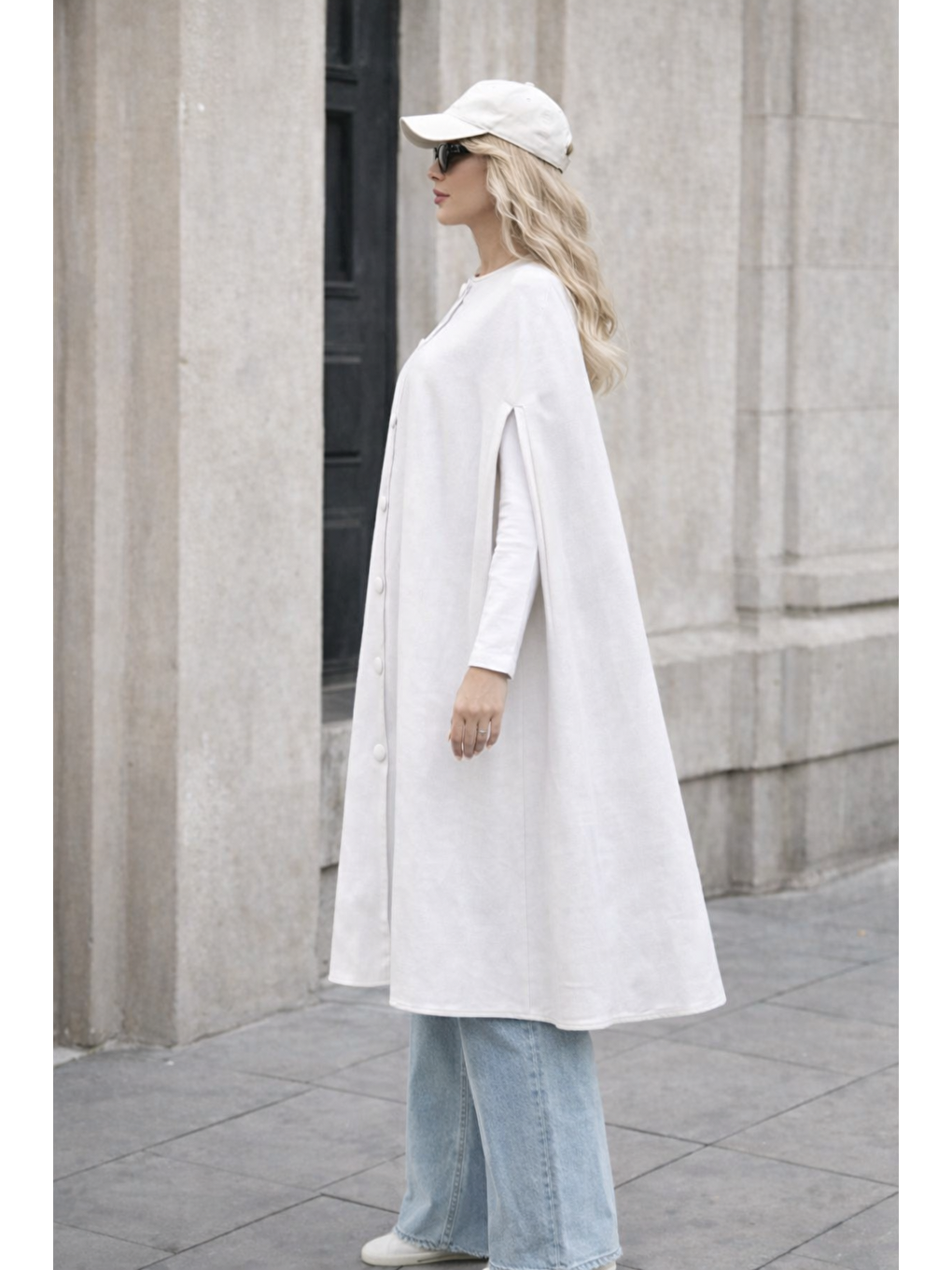 Kadın Düğmeli Premium Comfort Beyaz Kaşe Panço-1