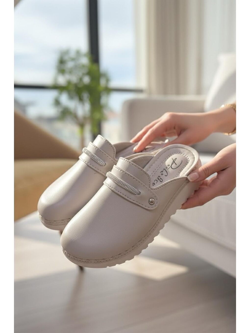 Ekru Prl 3103 Taşlı Ortopedik Yumuşak Hafif Taban Günlük Anne Kadın Terlik-2