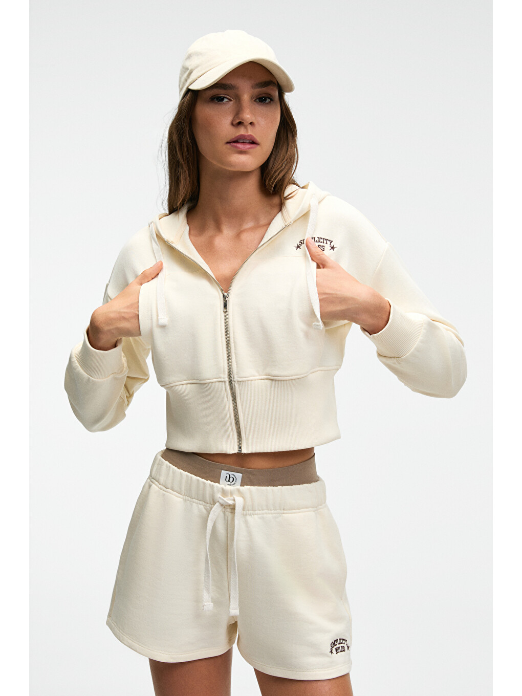 Elara Kadın Metal Fermuarlı Nakışlı Kapüşonlu Crop Ekru Sweatshirt-2