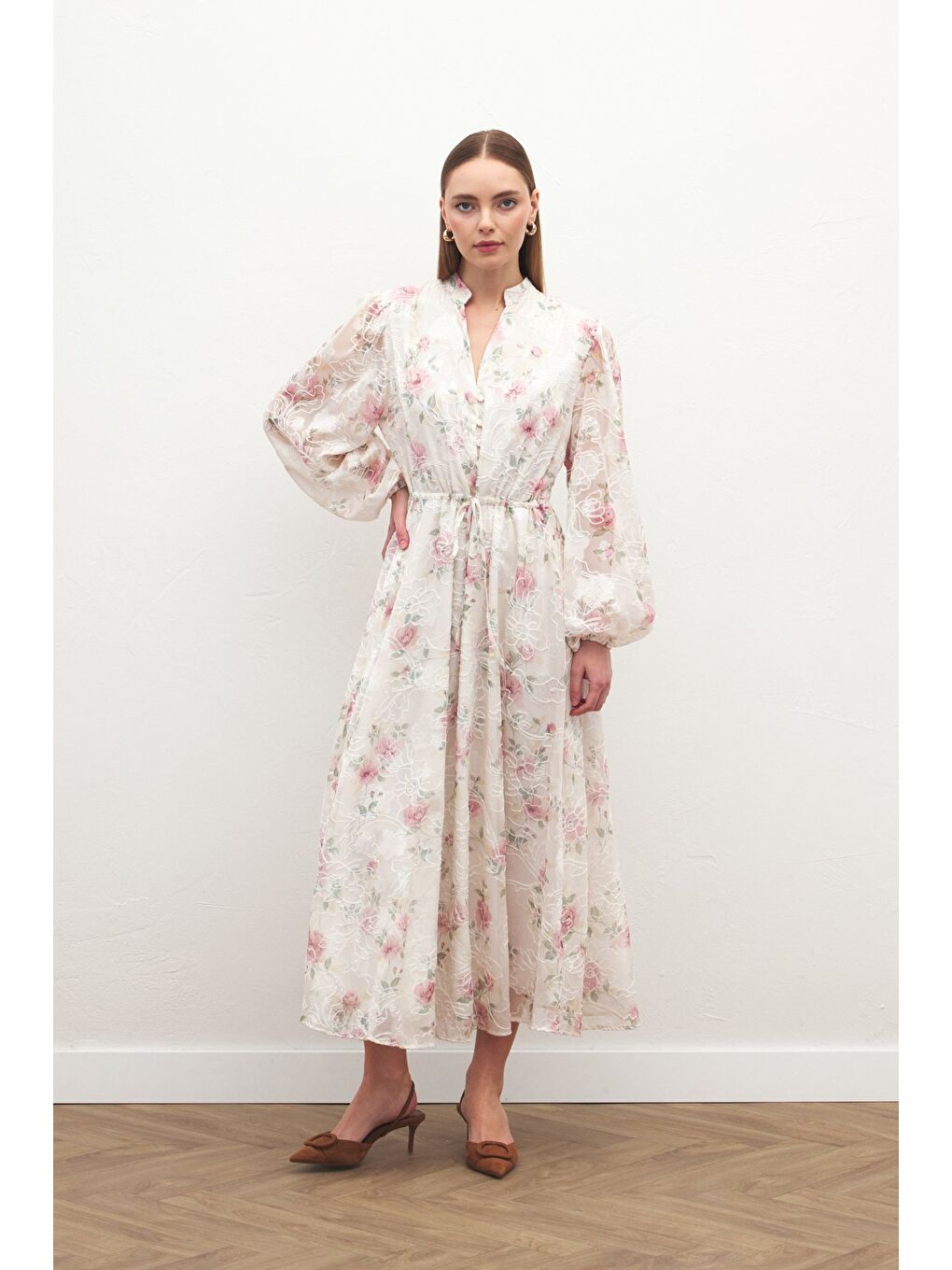 Pembe Nakışlı Desenli Uzun Elbise - Pudra-3