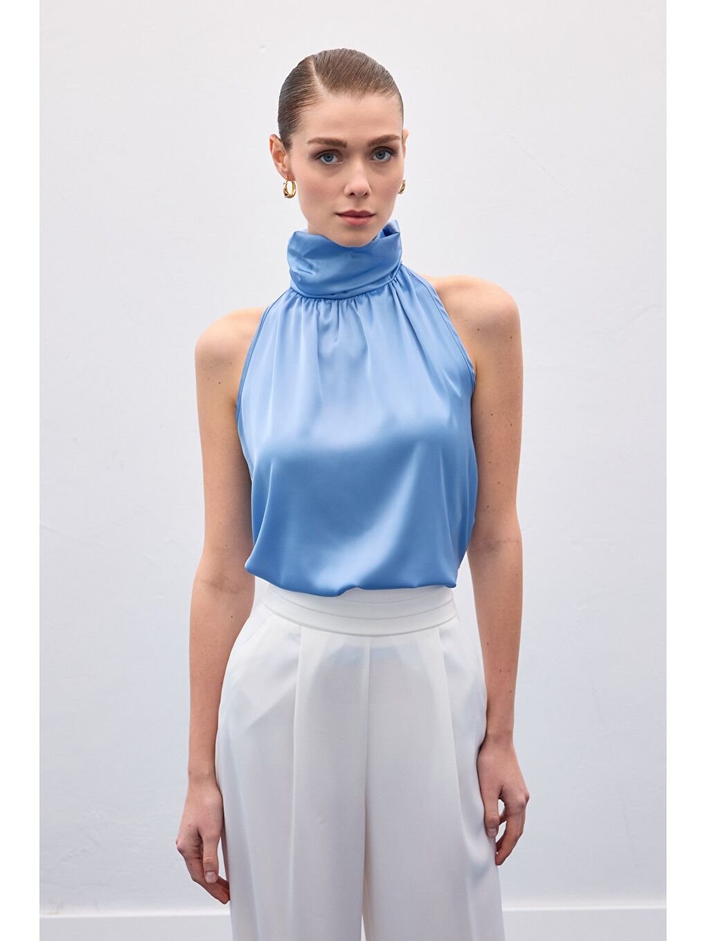 Boğazlı Kolsuz Bluz - Mavi-1