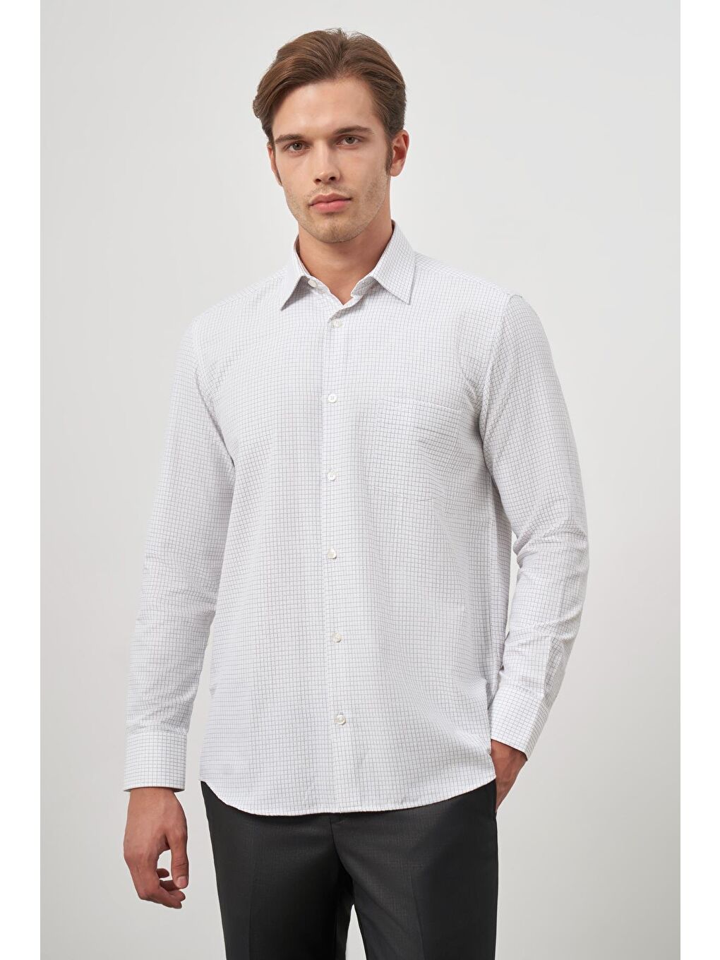 Beyaz Uzun Kol Kareli Desen Bez Ayağı Sert Yaka Cepli Pamuklu Classic Comfort Fit Gömlek 1004245158