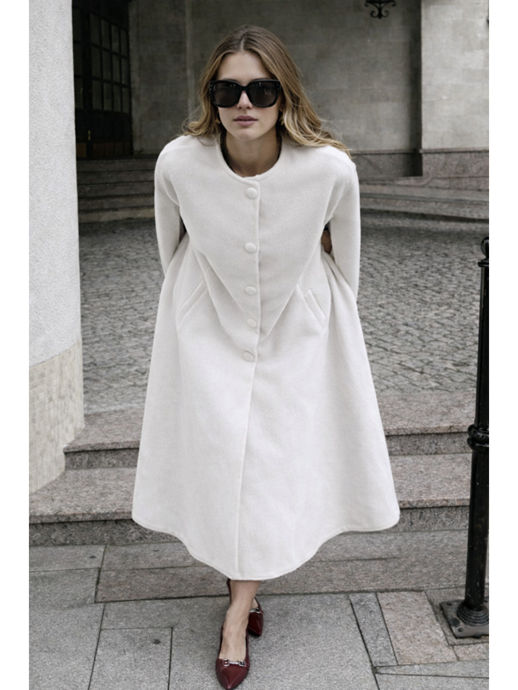 Kadın Kolsuz Relax Fit Beyaz Kaşe Panço-2