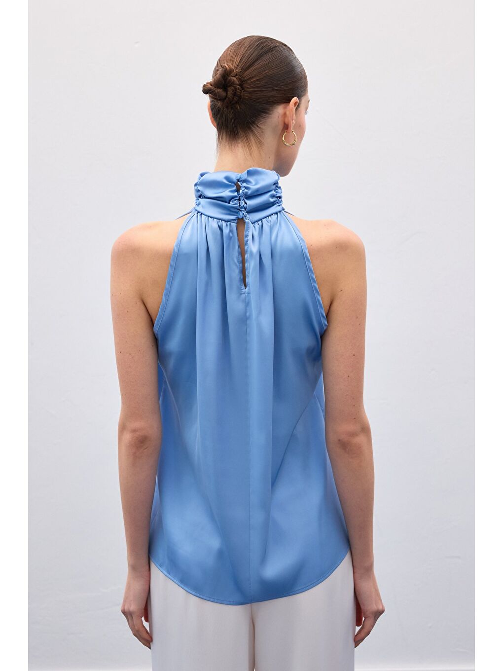 Boğazlı Kolsuz Bluz - Mavi-6