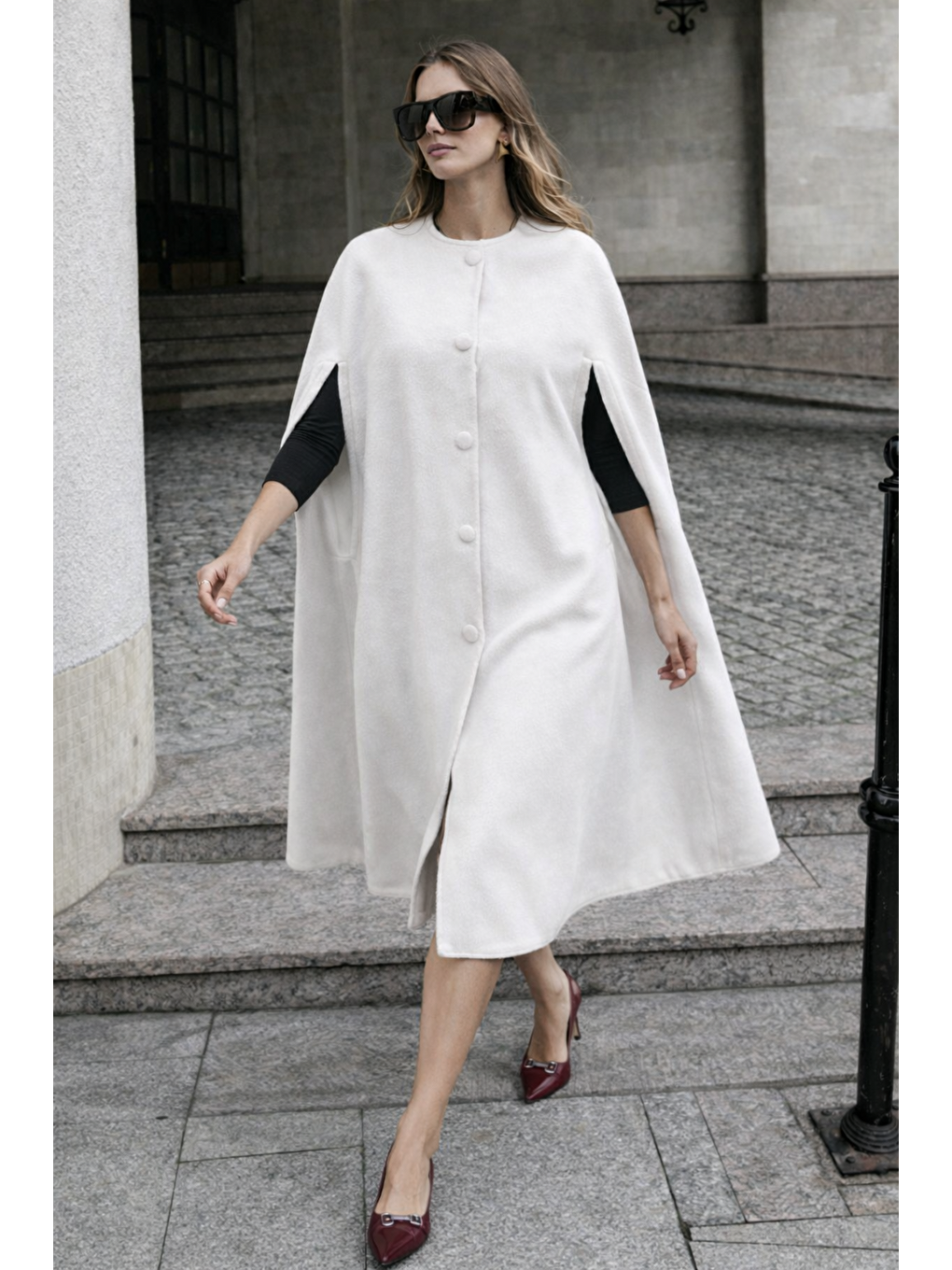 Kadın Kolsuz Relax Fit Beyaz Kaşe Panço-3