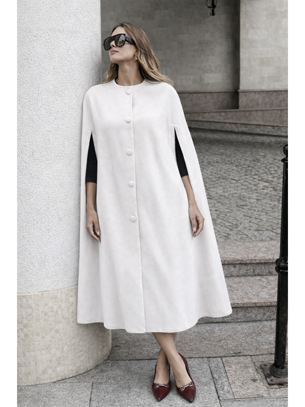 Kadın Kolsuz Relax Fit Beyaz Kaşe Panço-5