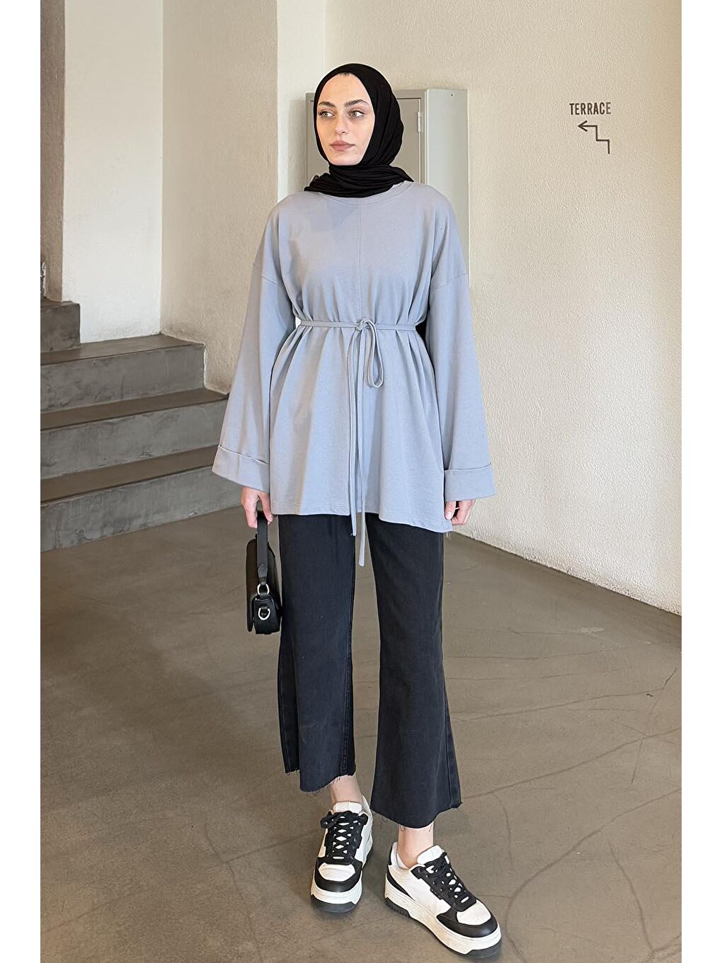 Yırtmaç Detaylı Sweat Gri