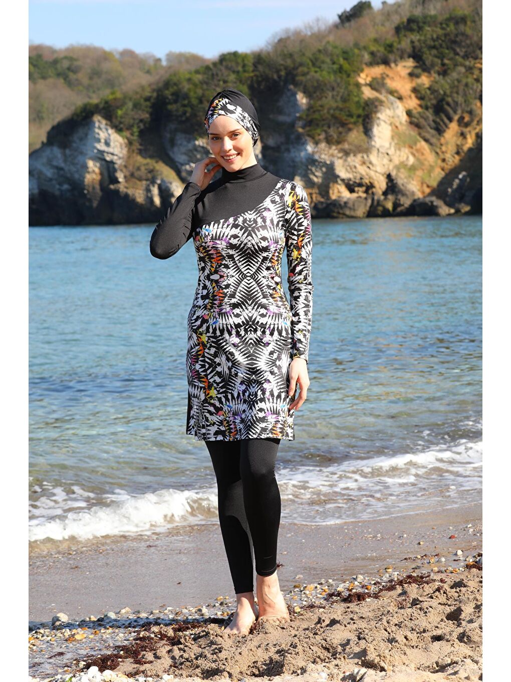 Siyah Dijital Baskılı Garni Detaylı Taytlı Kapalı Tesettür Mayo 3310-3