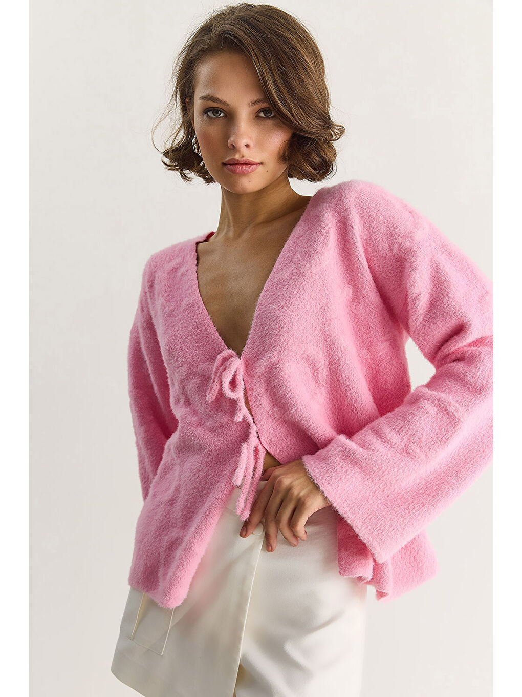 Pembe Kadın V Yaka Yumuşak Dokulu Kabartmalı Önden Bağlamalı Pelüş Hırka w