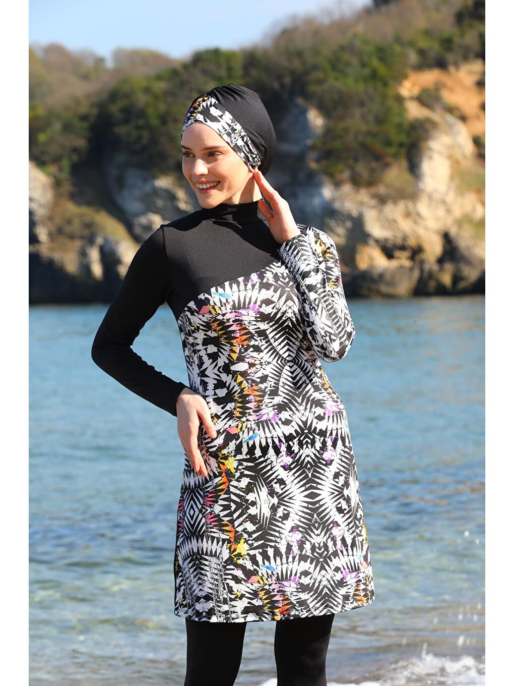 Siyah Dijital Baskılı Garni Detaylı Taytlı Kapalı Tesettür Mayo 3310-4