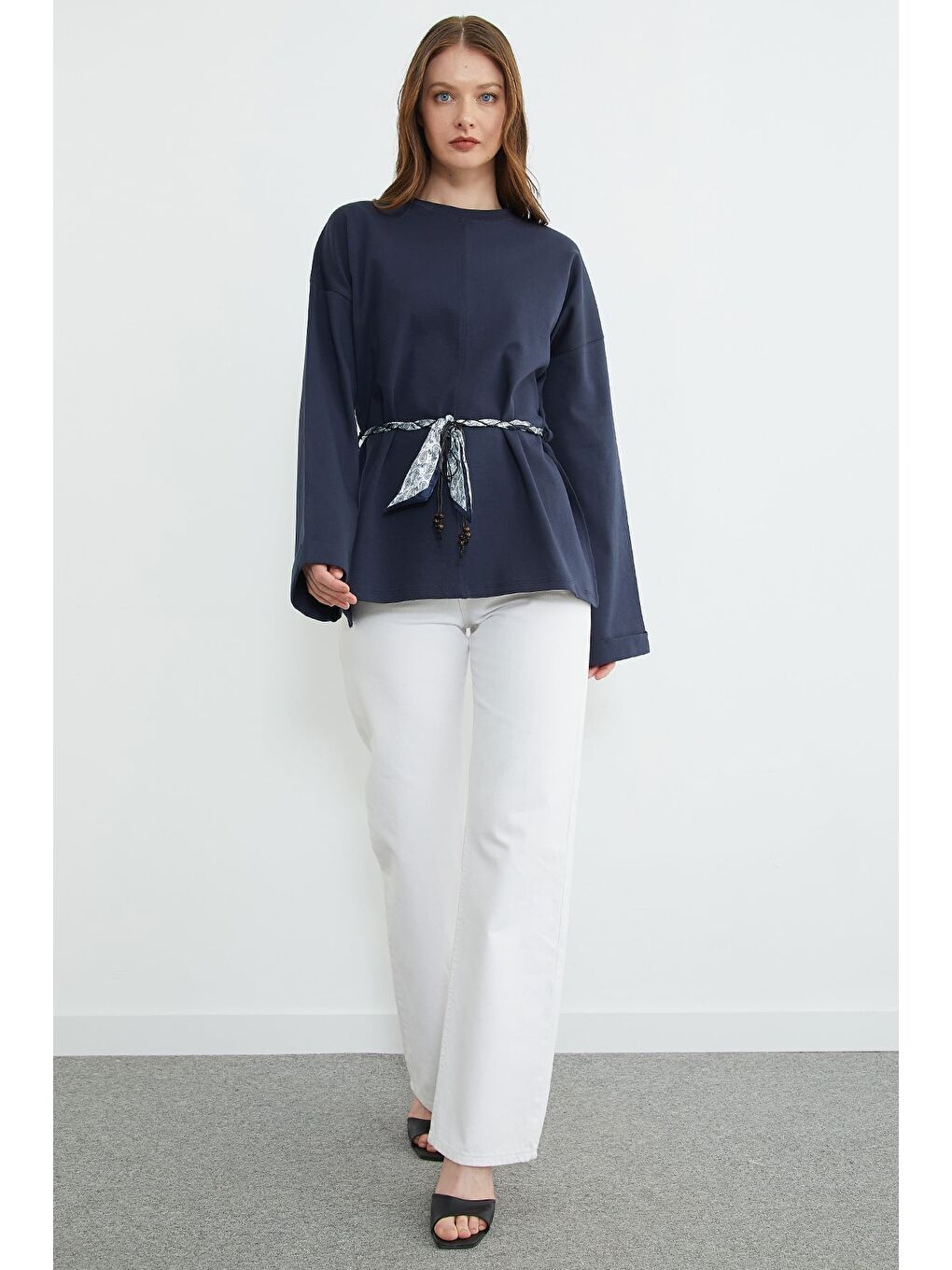 Lacivert Kemerli Yırtmaçlı Geniş Kol Tunik-2