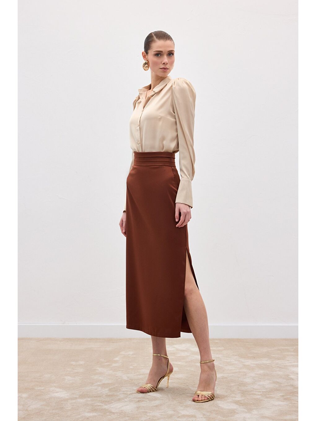 Kahverengi Bel Pile Detaylı Saten Etek - Kahve-1
