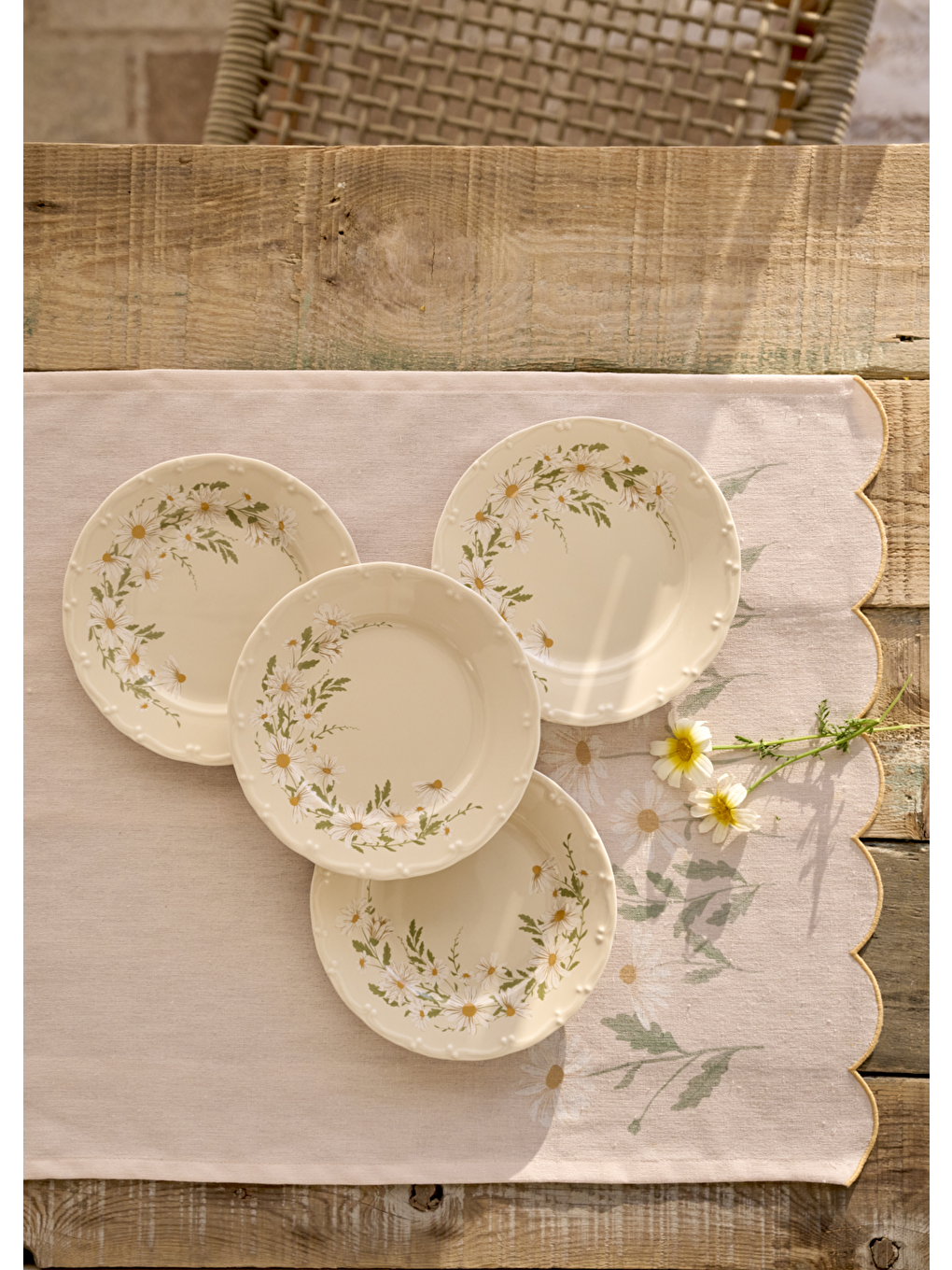 Daisy Scallop Kenar Runner Bej (50x150 Cm)-1