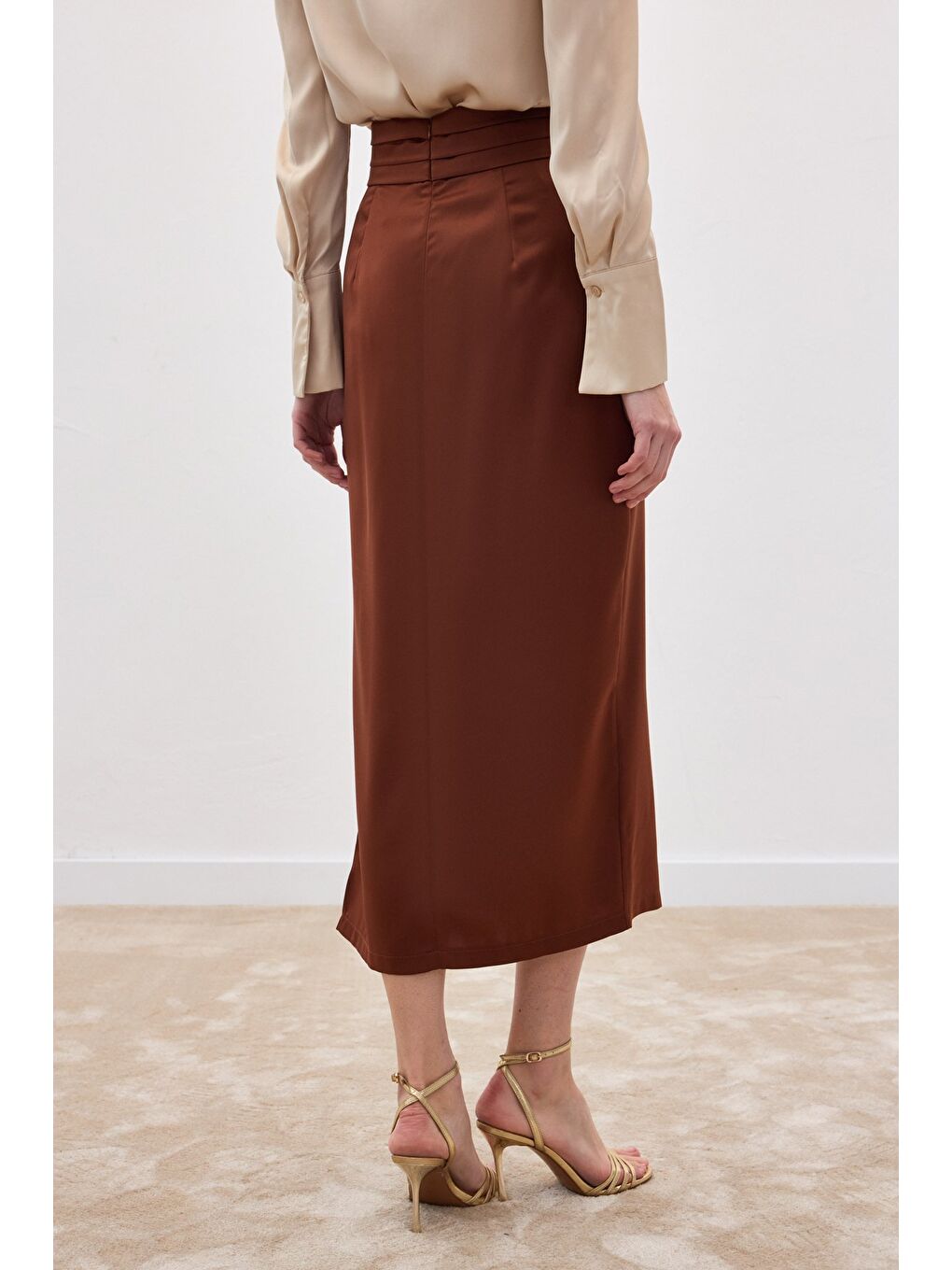 Kahverengi Bel Pile Detaylı Saten Etek - Kahve-6
