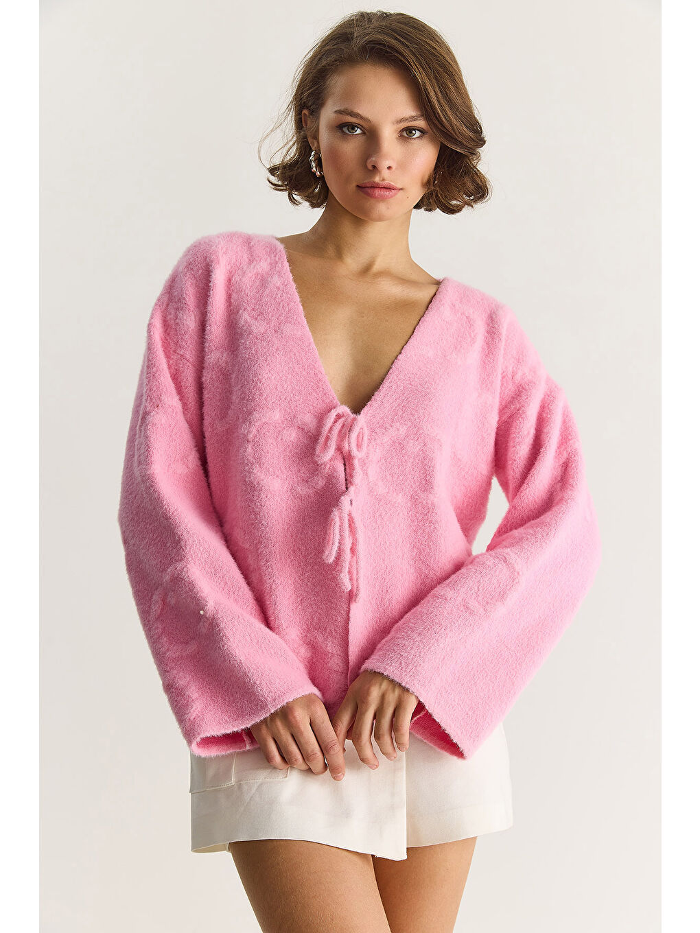 Pembe Kadın V Yaka Yumuşak Dokulu Kabartmalı Önden Bağlamalı Pelüş Hırka w-2