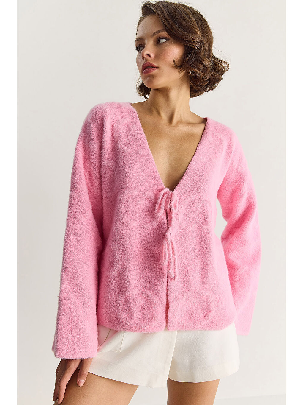 Pembe Kadın V Yaka Yumuşak Dokulu Kabartmalı Önden Bağlamalı Pelüş Hırka w-3