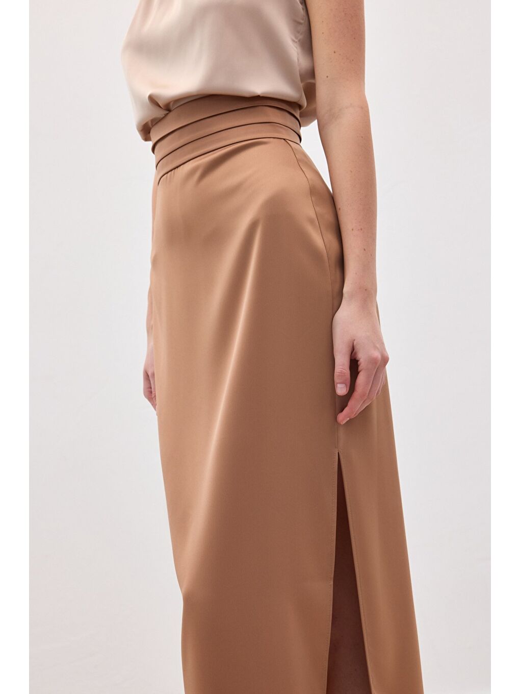Kahverengi Bel Pile Detaylı Saten Etek - Camel-4