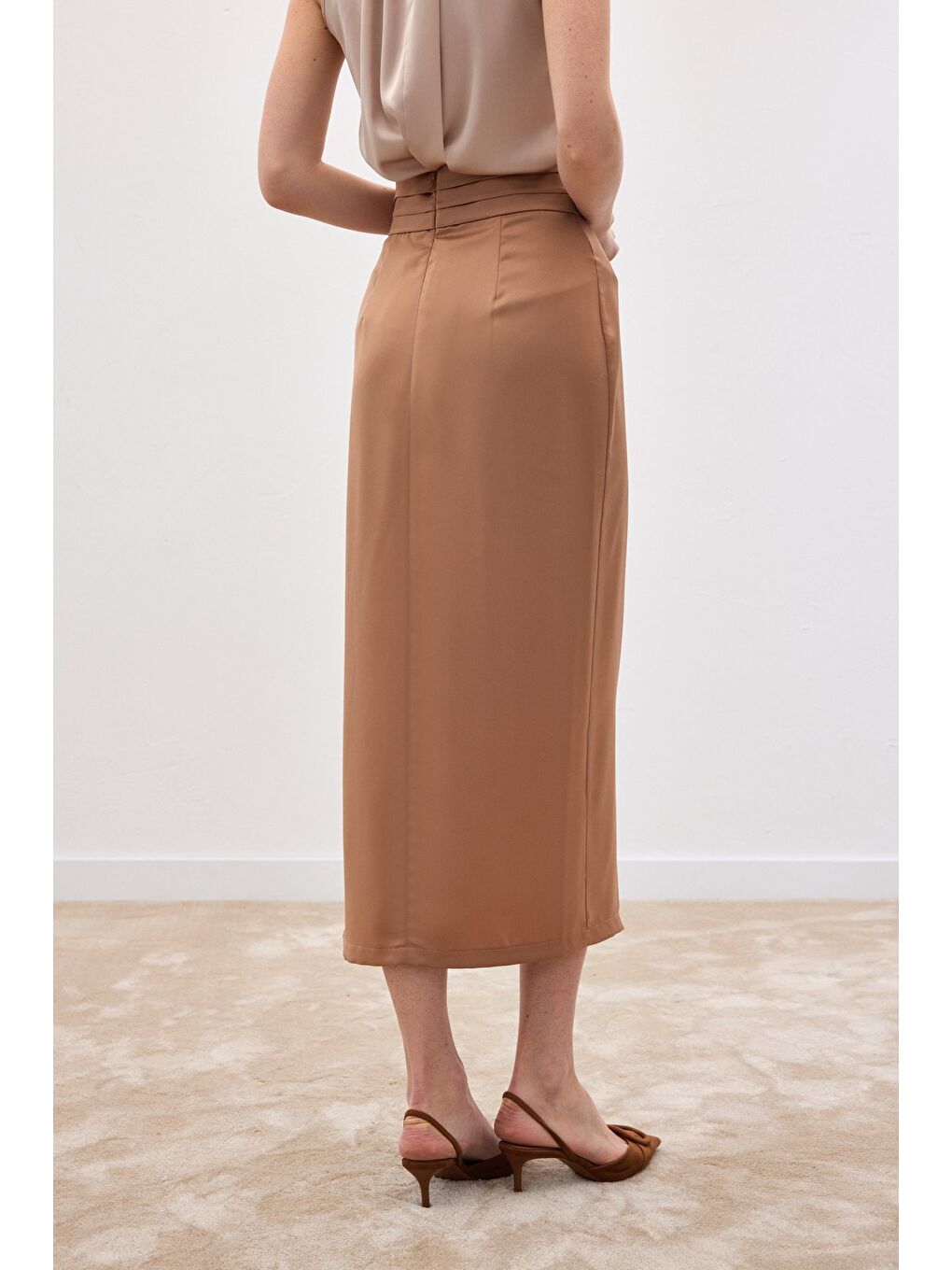 Kahverengi Bel Pile Detaylı Saten Etek - Camel-5